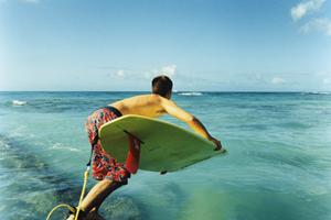 青の洞窟のダイビングの予約ができるショップ